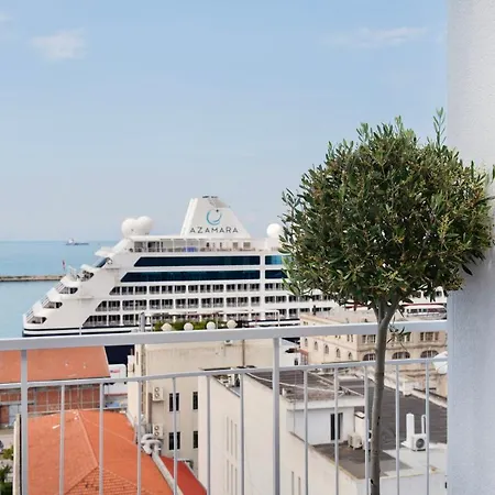 Oddity Seafront Penthouse * Selanik