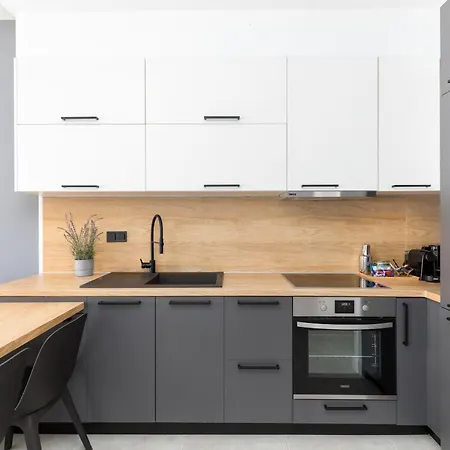 Oddity Seafront Penthouse Апартаменты