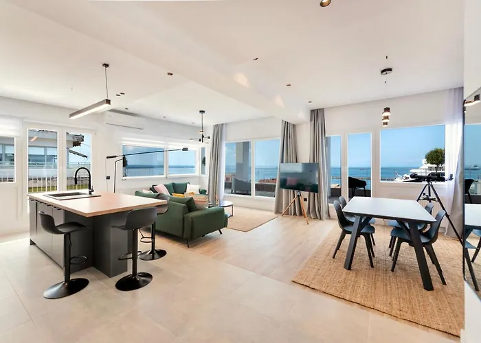 Oddity Seafront Penthouse