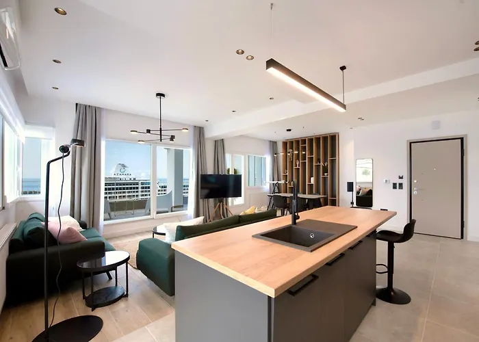 Oddity Seafront Penthouse *