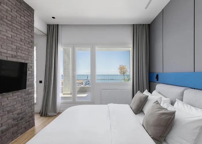 Oddity Seafront Penthouse *