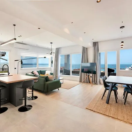 Oddity Seafront Penthouse