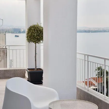 Oddity Seafront Penthouse Apartamento