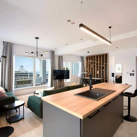 Oddity Seafront Penthouse *