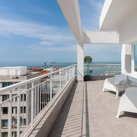 Apartament Oddity Seafront - Lively Area, Steps From The Sea *