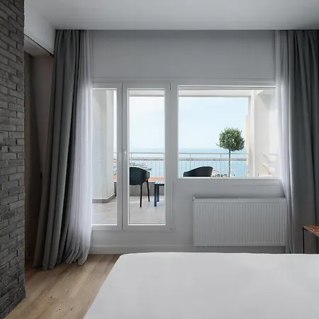 Apartman Oddity Seafront - Lively Area, Steps From The Sea Szaloniki