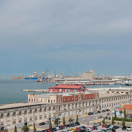 Oddity Seafront - Lively Area, Steps From The Sea Apartman *
