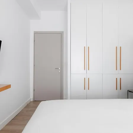 Apartament Oddity Seafront - Lively Area, Steps From The Sea Salonic