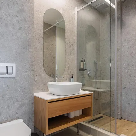 Apartman Oddity Seafront - Lively Area, Steps From The Sea *
