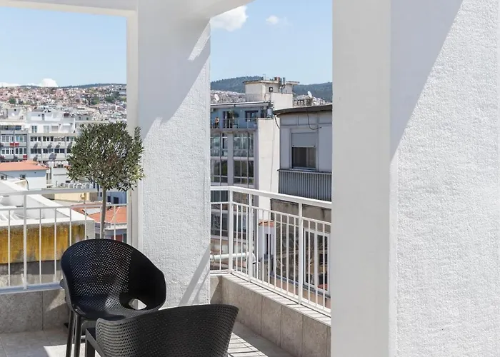 Oddity Seafront Penthouse Апартаменты *