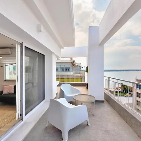 公寓 Oddity Seafront Penthouse