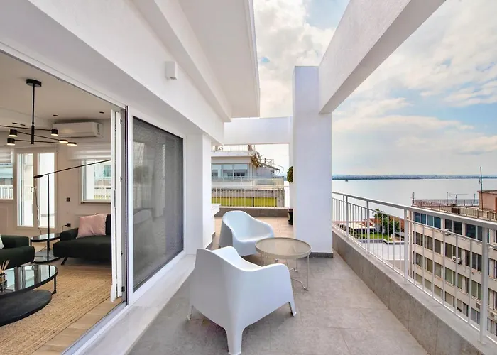 아파트 Oddity Seafront Penthouse