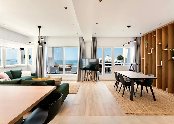 Oddity Seafront Penthouse 아파트